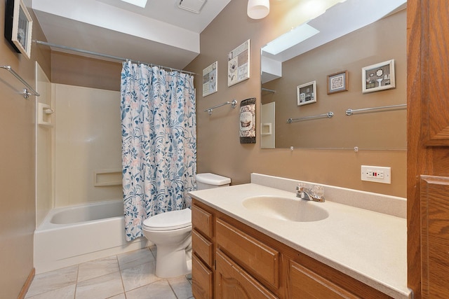 full bath with shower / bathtub combination with curtain, vanity, and toilet