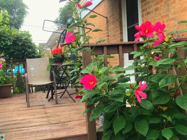 view of wooden balcony with a wooden deck