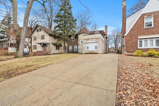 view of front of home with a front yard