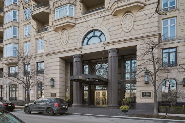 2550 N Lakeview Ave Unit S907, Chicago, IL 60614 - property entrance featuring stone siding
