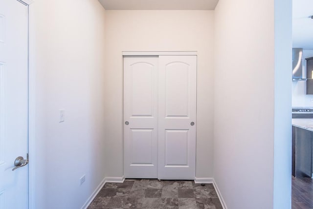 3718 Tramore Ct, Naperville, IL 60564 - hallway with baseboards