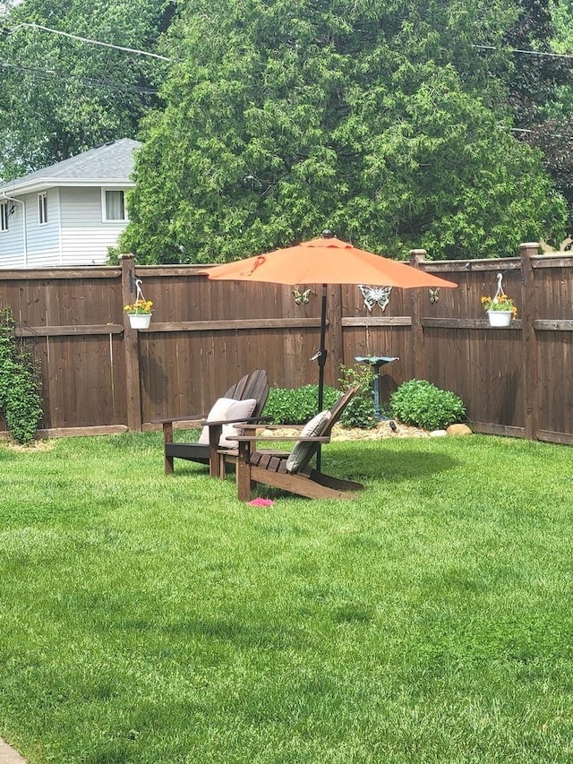 view of yard featuring fence