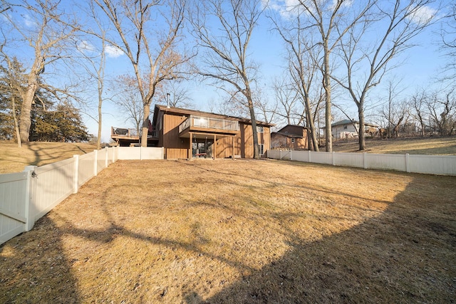 view of yard featuring a fenced backyard