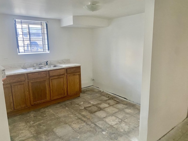 bathroom featuring a sink