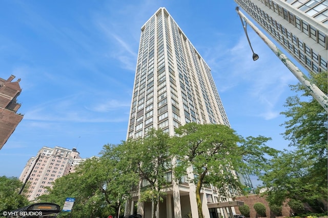 5455 N Sheridan Rd Unit 1006, Chicago, IL 60640 - view of building exterior