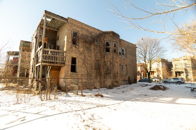 3827 W Gladys Ave, Chicago, IL 60624 - view of snow covered property