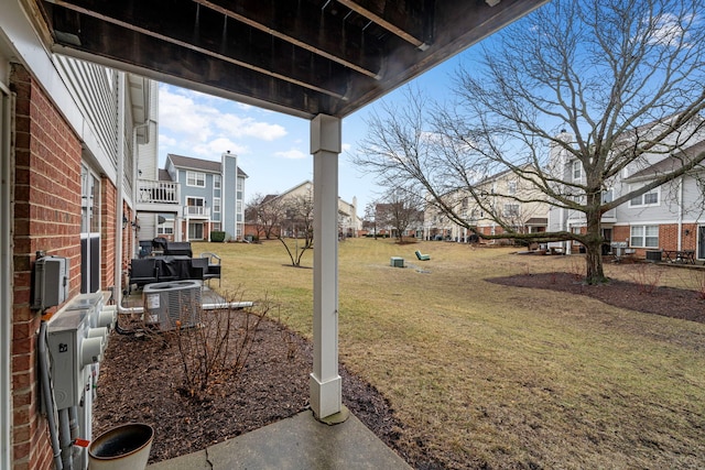 view of yard featuring cooling unit