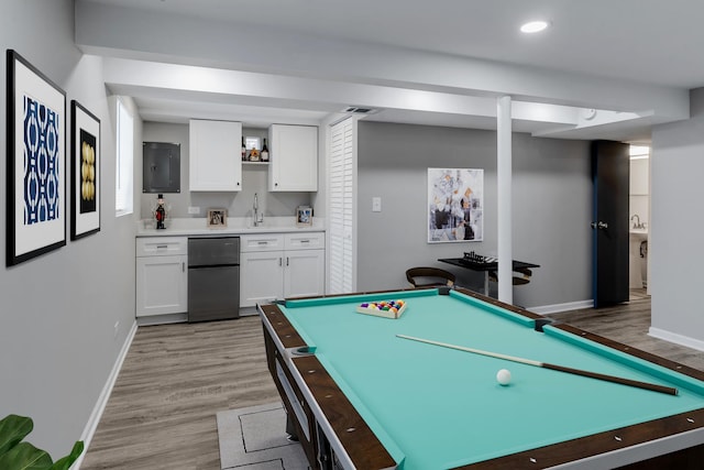 rec room with billiards, visible vents, baseboards, light wood-style floors, and recessed lighting
