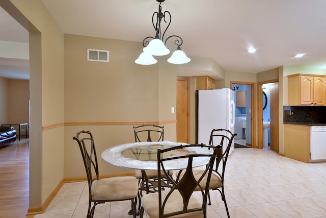 dining space featuring recessed lighting, visible vents, baseboards, and light tile patterned floors