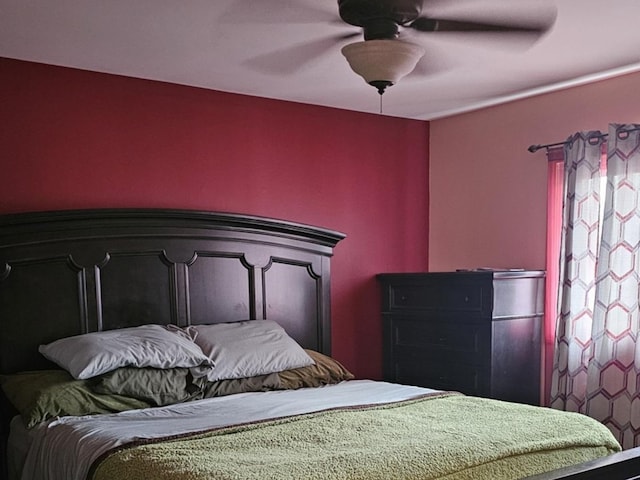 bedroom featuring a ceiling fan