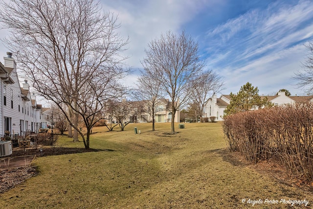 view of yard featuring a residential view