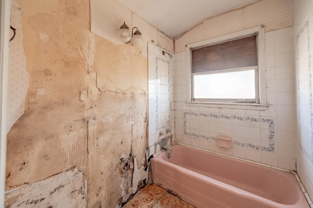 bathroom featuring shower / tub combination