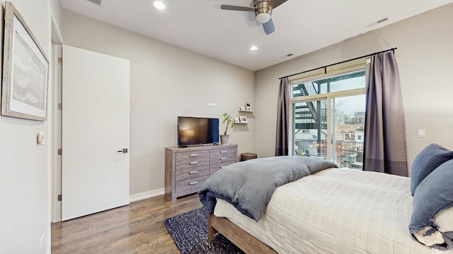 bedroom featuring ceiling fan, recessed lighting, wood finished floors, visible vents, and baseboards