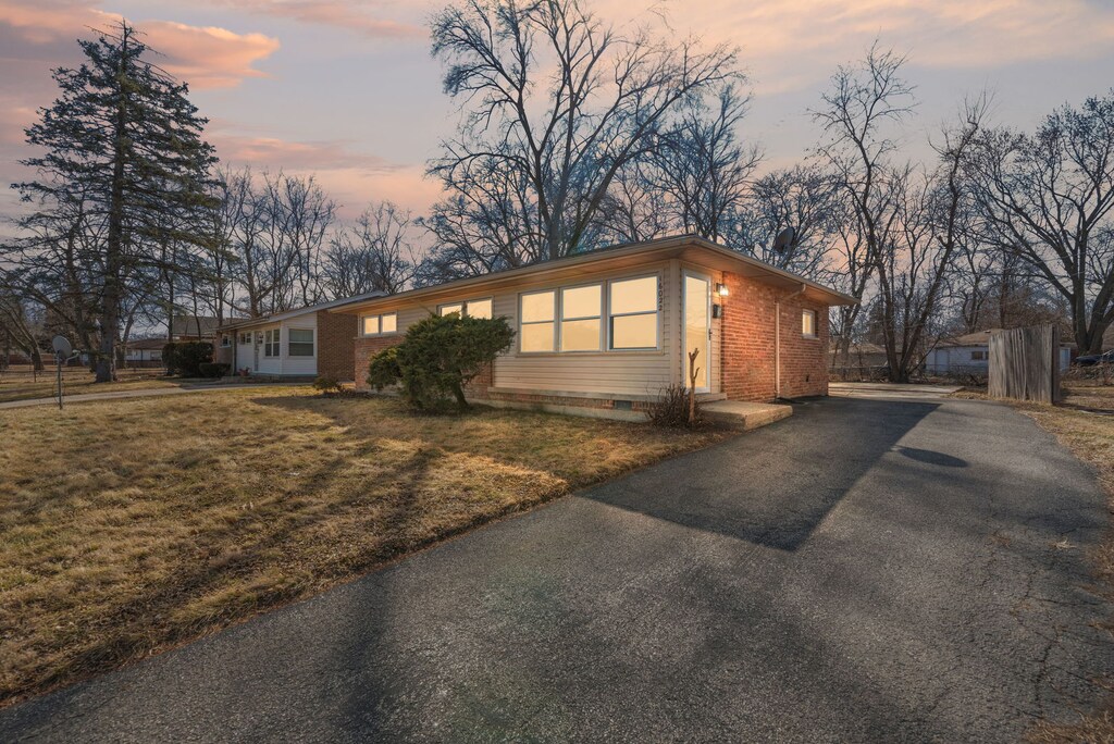 16022 Richmond Ave, Markham, IL 60428 - photo 1