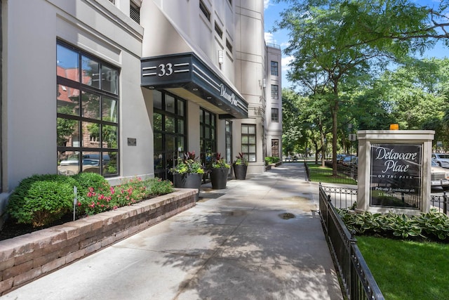33 W Delaware Pl Unit 22H, Chicago, IL 60610 - view of community