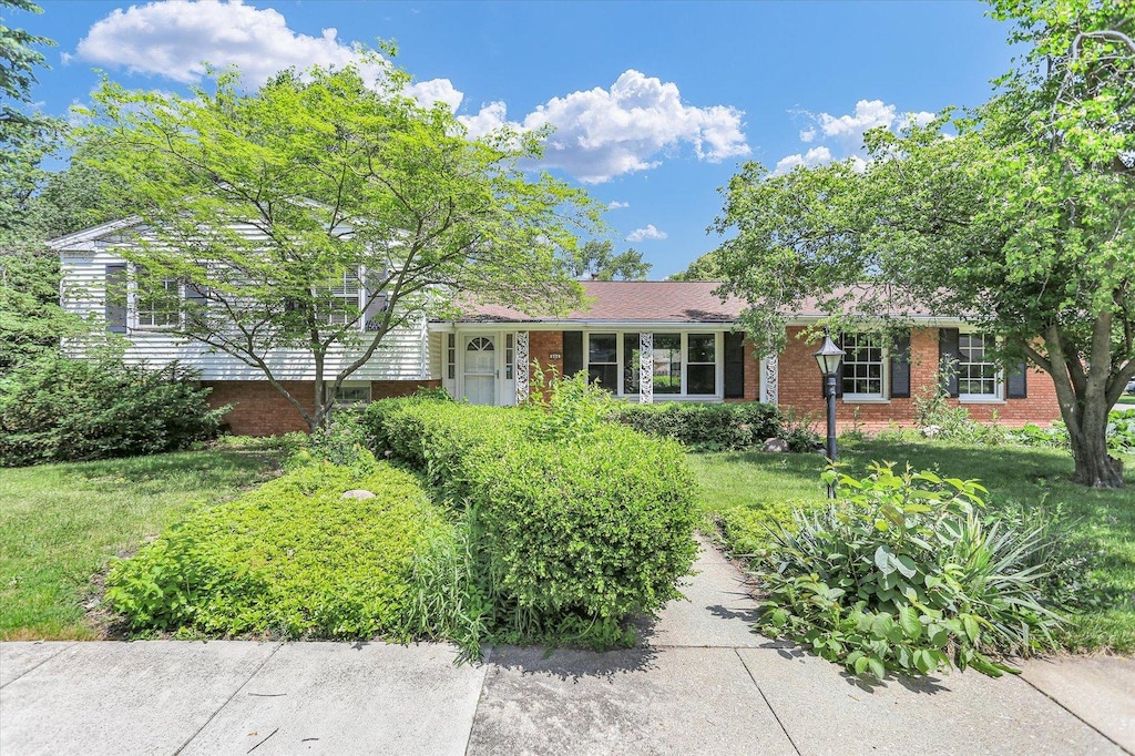 604 Park Lane Dr, Champaign, IL 61820 - photo 1