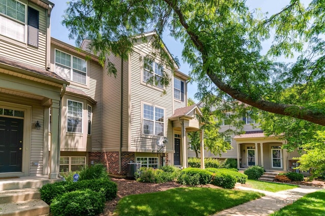 1061 Chadwick Dr, Grayslake, IL 60030 - view of front of house