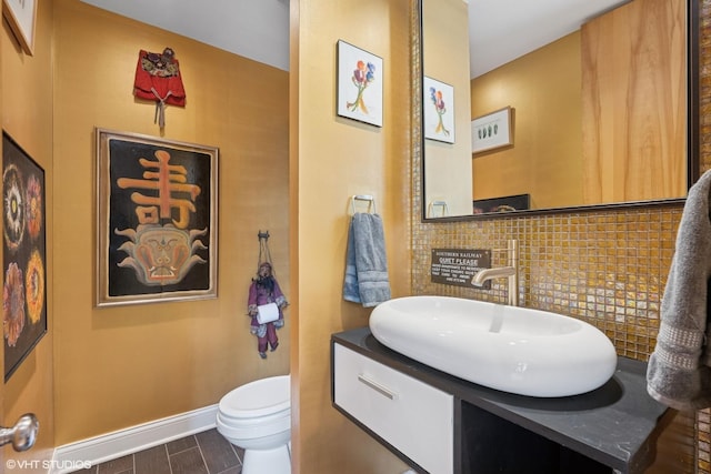 2000 Clendenin Ln, Riverwoods, IL 60015 - half bathroom featuring baseboards and vanity