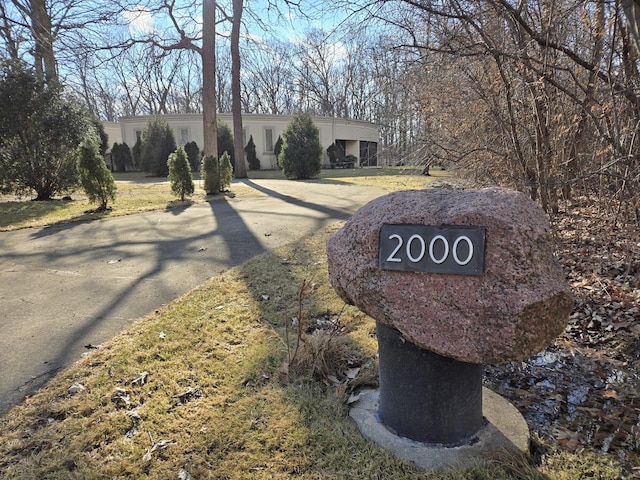 view of front of property