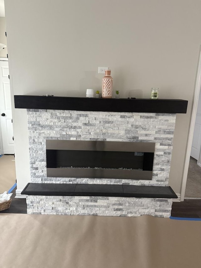 7929 S Manistee Ave, Chicago, IL 60617 - detailed view of a fireplace