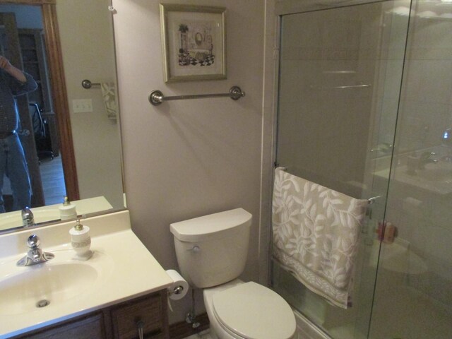 8032 Abbey Rd, Tinley Park, IL 60477 - full bath featuring a shower stall, toilet, and vanity