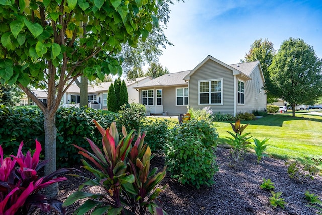 view of front of property with a front yard