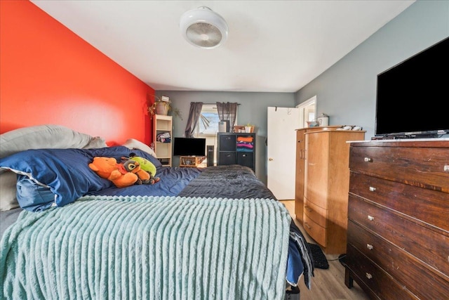 9 Forest Ln, Elk Grove Village, IL 60007 - bedroom featuring wood finished floors