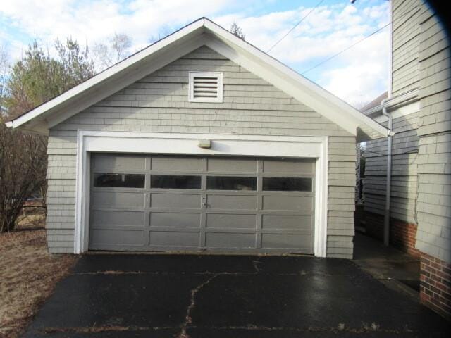 view of detached garage