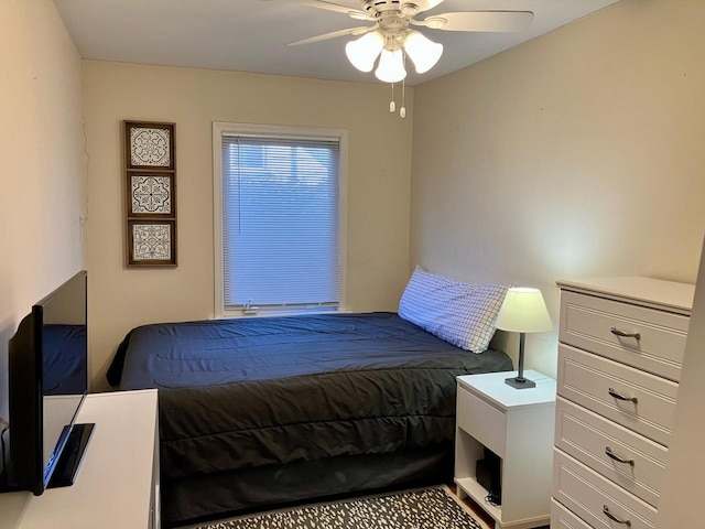 bedroom with a ceiling fan