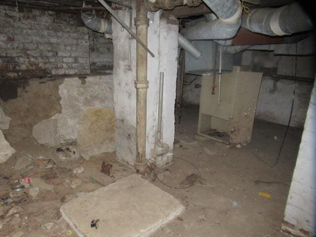 view of unfinished basement