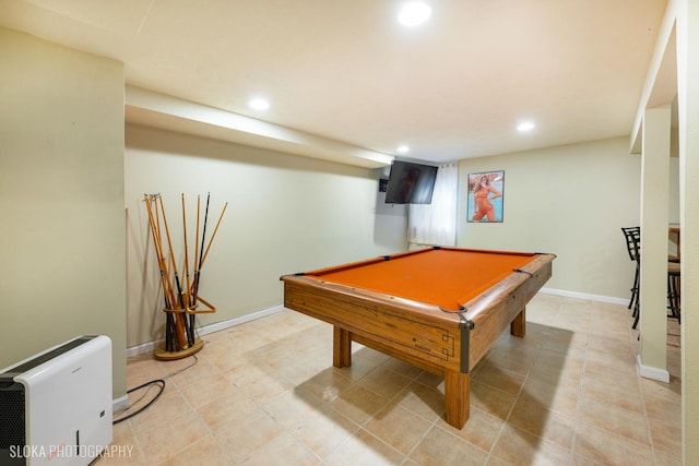 rec room featuring recessed lighting, billiards, and baseboards