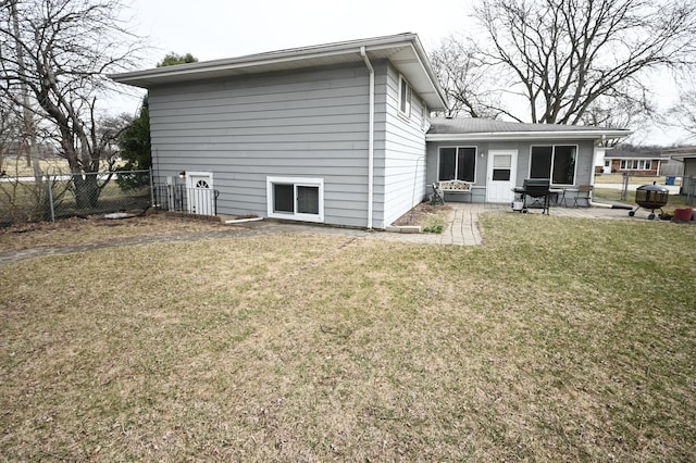 926 E Balsam Ln, Bartlett, IL 60103 - rear view of property with a patio area