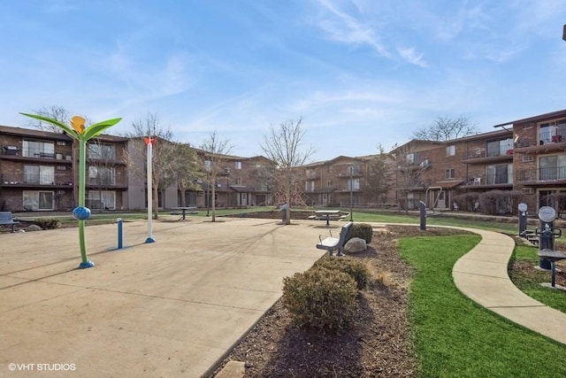 surrounding community featuring a residential view