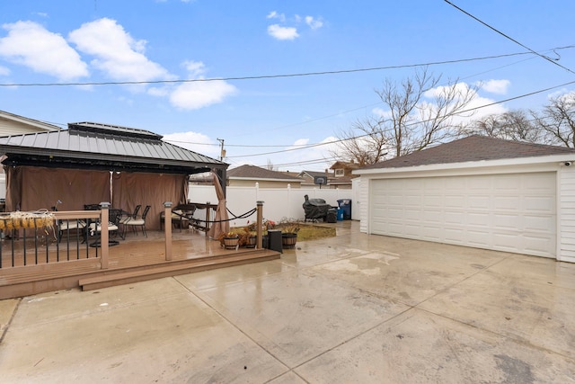 exterior space featuring fence