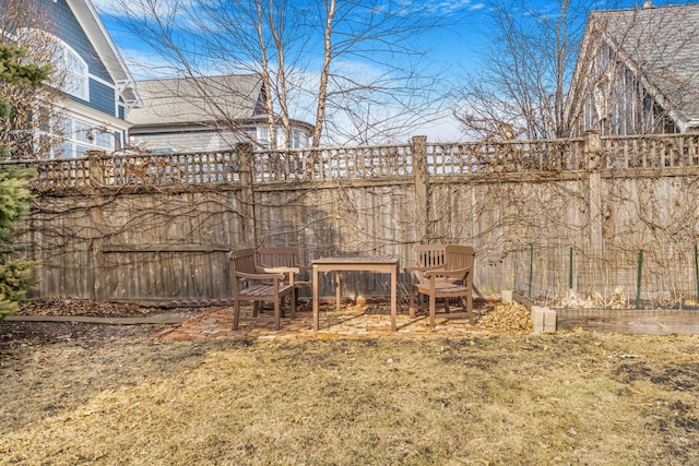 view of yard featuring fence