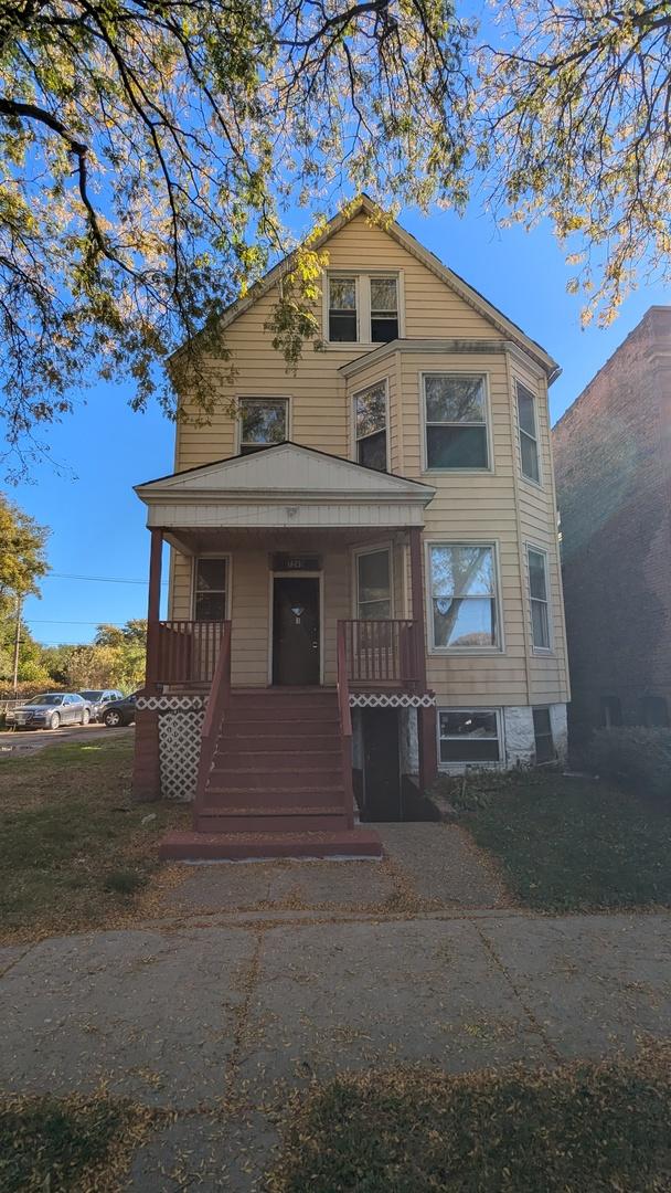 view of front of house with a porch