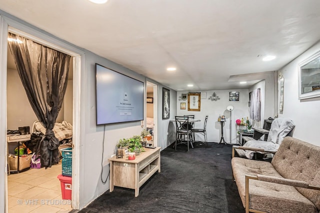 living room featuring recessed lighting