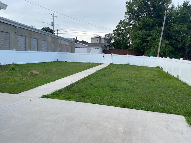 225 W Dakota St, Spring Valley, IL 61362 - view of fenced backyard