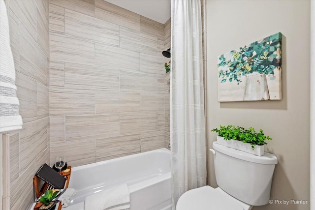 924 Colony Lake Dr, Schaumburg, IL 60194 - full bath with shower / tub combo with curtain and toilet