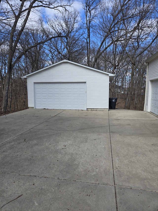 view of detached garage