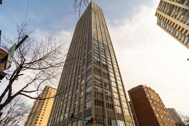655 W Irving Park Rd Unit 909, Chicago, IL 60613 - view of property