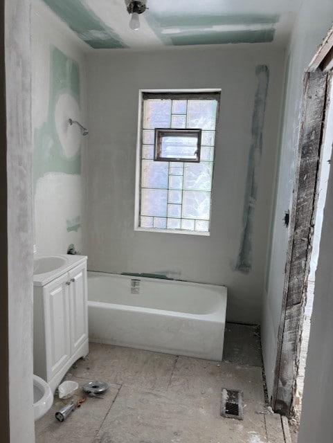 1519 E 68th St Unit 1, Chicago, IL 60637 - bathroom featuring a bathtub and vanity