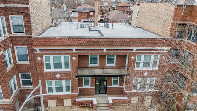 view of building exterior featuring a residential view