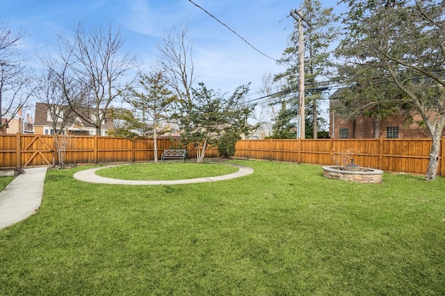 view of yard featuring a fenced backyard