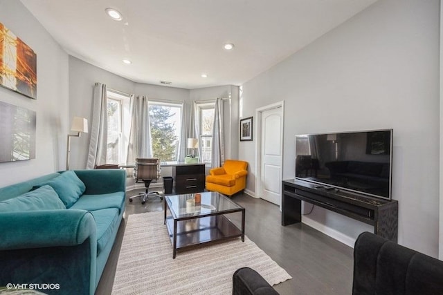 4904 W Fulton St, Chicago, IL 60644 - living room featuring recessed lighting and baseboards