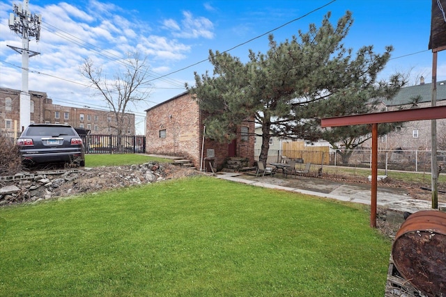 view of yard featuring fence