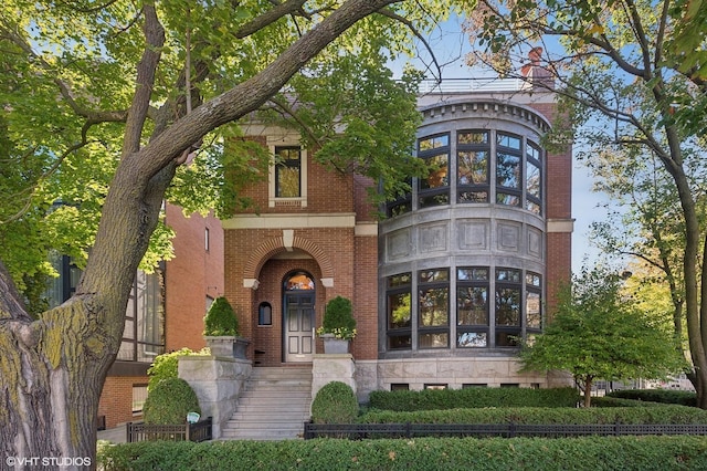 view of front facade with brick siding