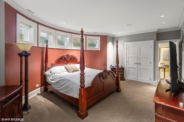 bedroom with crown molding, recessed lighting, visible vents, light carpet, and baseboards