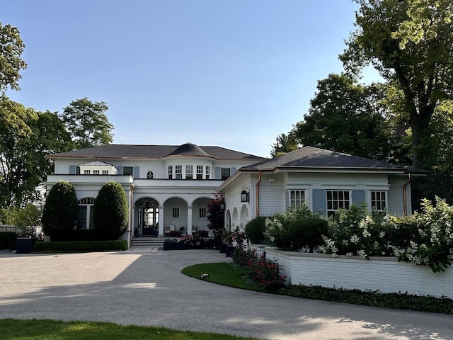 view of front of home with concrete driveway