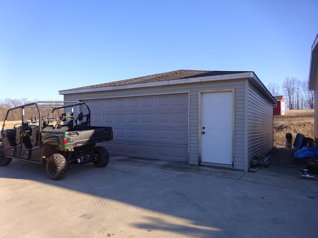 view of detached garage